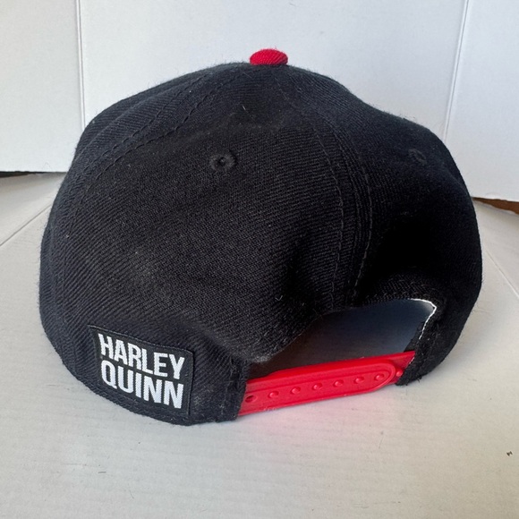 DC Comics Batman Cap Hat Snapback Harley Quinn Graphic Logo - Picture 2 of 4